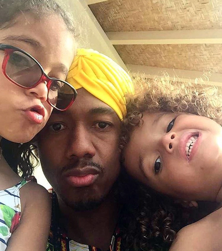 Nick Cannon's twins already say We're famous, daddy | mcarchives.com