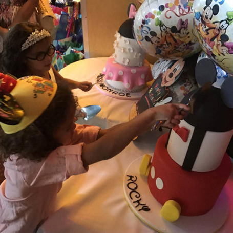 Mariah Carey's twins celebrate 6th birthday at Disneyland | mcarchives.com