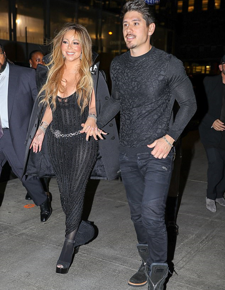 Mariah Carey performs at Karl Lagerfeld dinner in NYC | mcarchives.com
