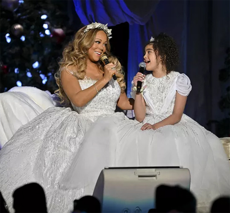 Inside Mariah Carey's Christmas concert special | mcarchives.com