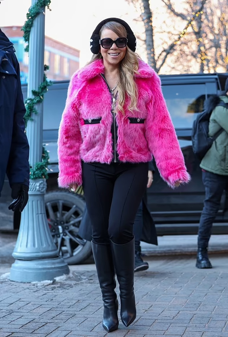 Mariah Carey shopping in Aspen | mcarchives.com