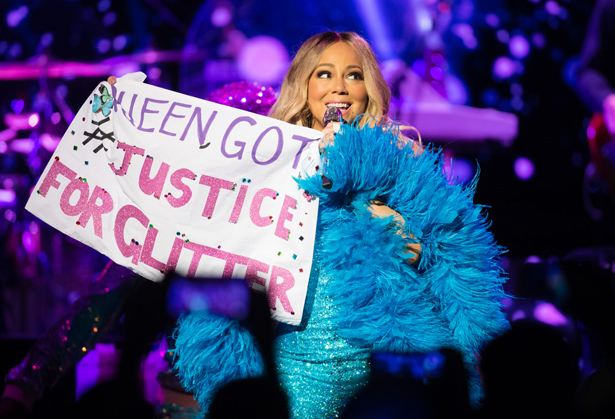 Fans are fighting hard for fallen star Mariah Carey | mcarchives.com